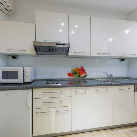 Superb Beachfront Luxury Seaview With Private Beach มิลนา ภายนอก รูปภาพ