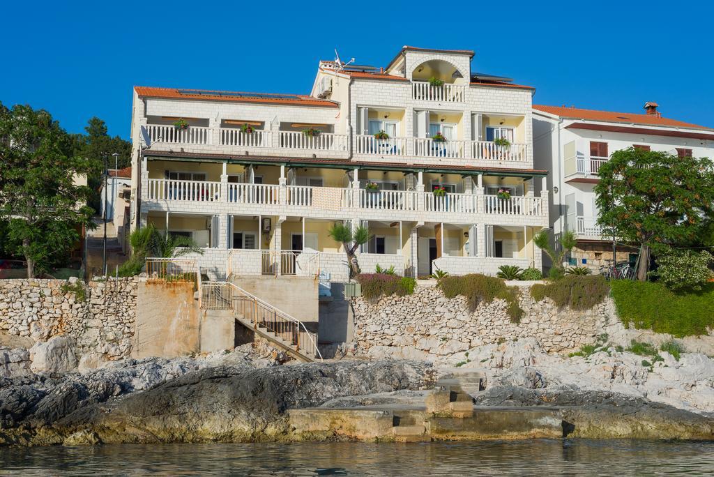 Superb Beachfront Luxury Seaview With Private Beach มิลนา ภายนอก รูปภาพ