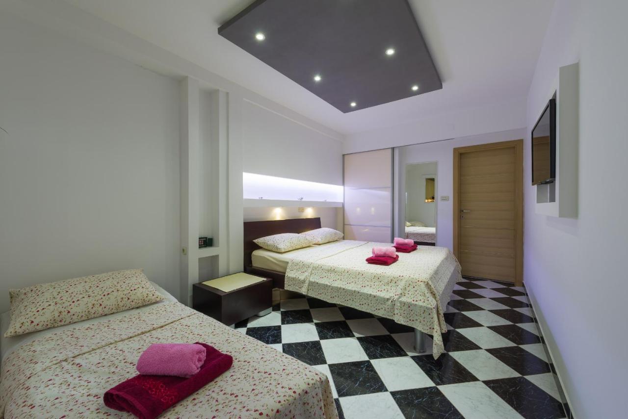 Superb Beachfront Luxury Seaview With Private Beach มิลนา ภายนอก รูปภาพ